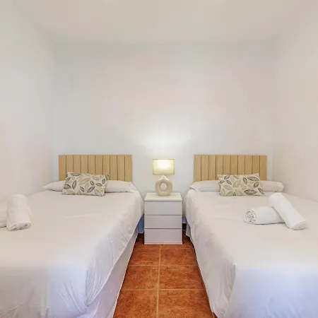 Beachfront 1br With Bathtub Marbella